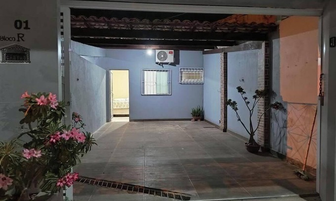 Piranhas Cabina | Welcome! We are one of the few flats in the region that offer our own garage.
