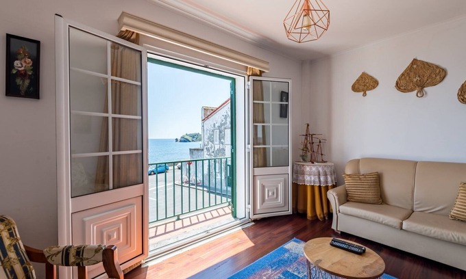 Azores Apartamento | WelcomeBuddy - Berço do Infante con increíbles vistas al mar