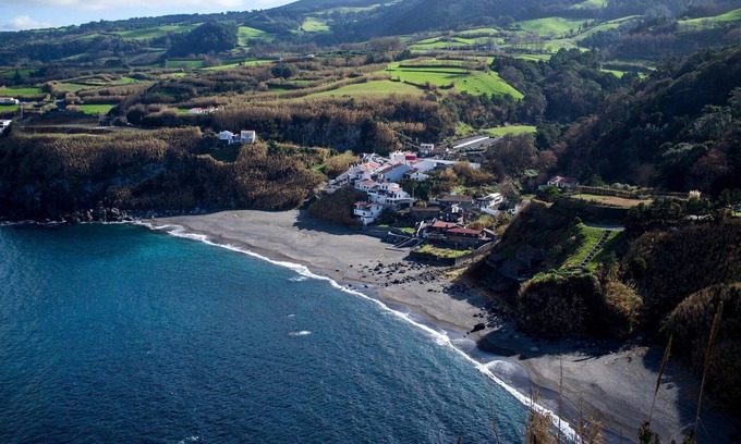 Ribeira Grande Apartamento | WelcomeBuddy - Casa da Praia - Moinhos Beach