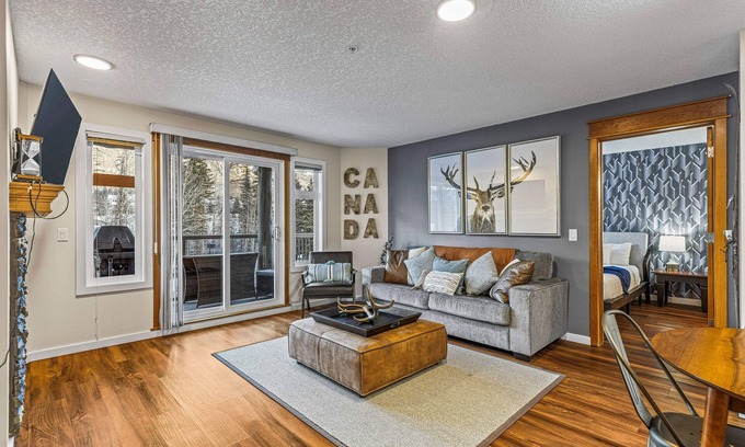 Cougar Creek Condominio | Welcoming 2 Bed/2 Ba-View-Pet-Gym-Parking-Wash/Dry