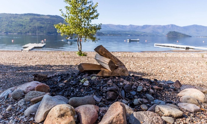Celista Condominio | Welcoming family-friendly lake front condo on the beautiful, sunny Shuswap Lake!