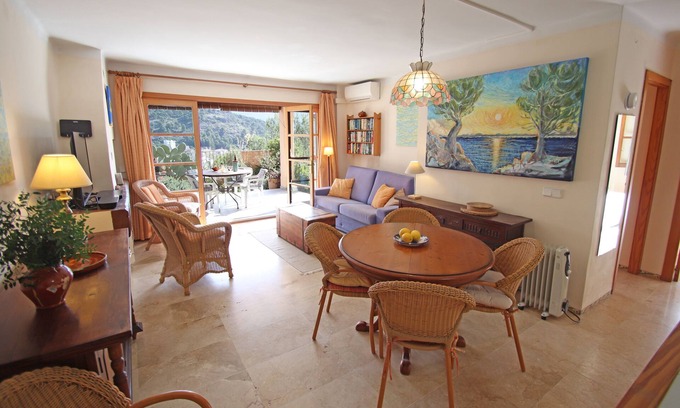 Soller Apartamento | Acogedor apartamento con jardín con vistas al mar y a la montaña a 5 minutos a pie de la playa.