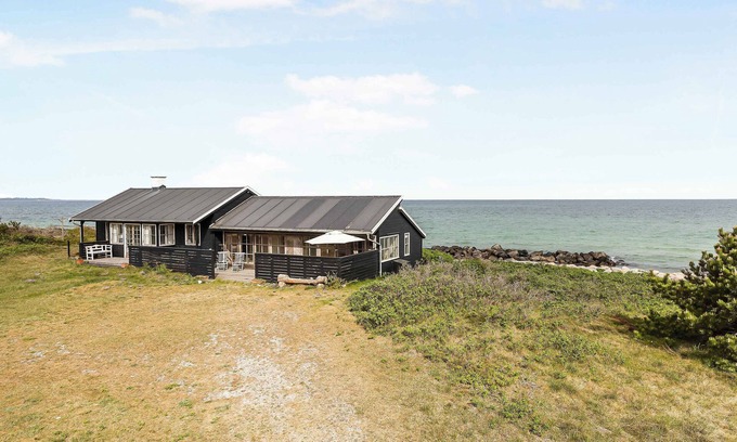 Rrvig Casa | Welcoming holiday home right down to the water