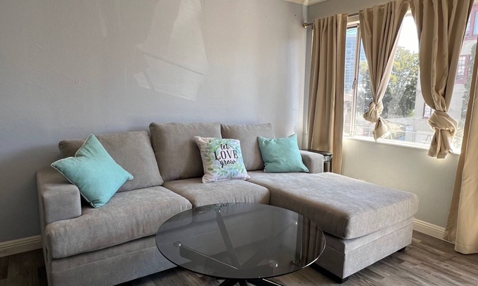 Adams Point Apartamento | Welcoming Lake Merritt Parks & Gardens vibrant & cosy 1 bed/1Bath