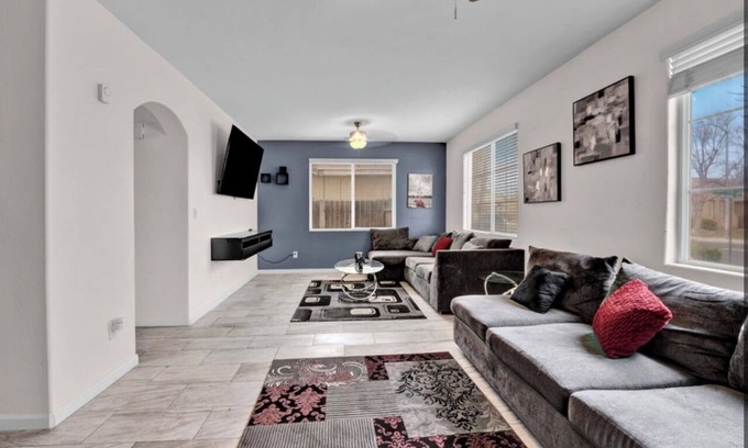 Greenacres Casa | "Welcoming Retreat in Bakersfield: Find Your Perfect Vacation Destination!"