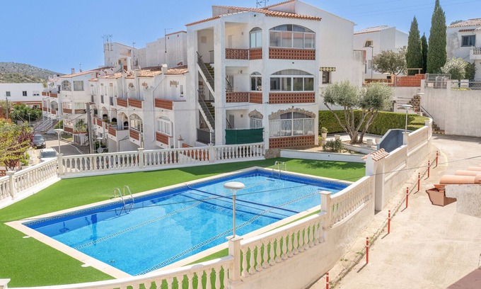 Roses Chalet De Esquí | WELCS CASA ADOSADA 144 EMP con piscina comunitaria