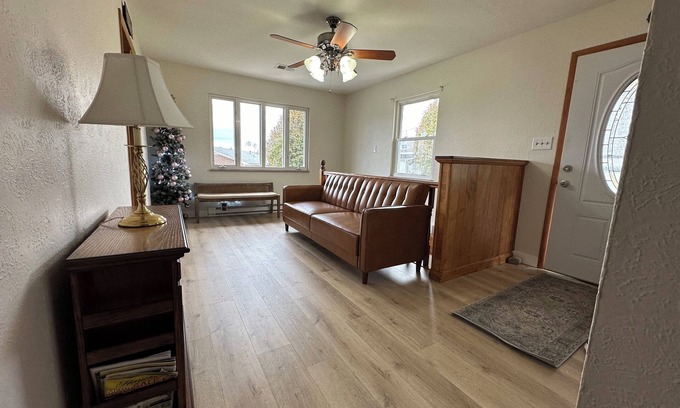 Summerlee Casa | Well-Appointed 2br house 10 mins to New River Gorge National Park
