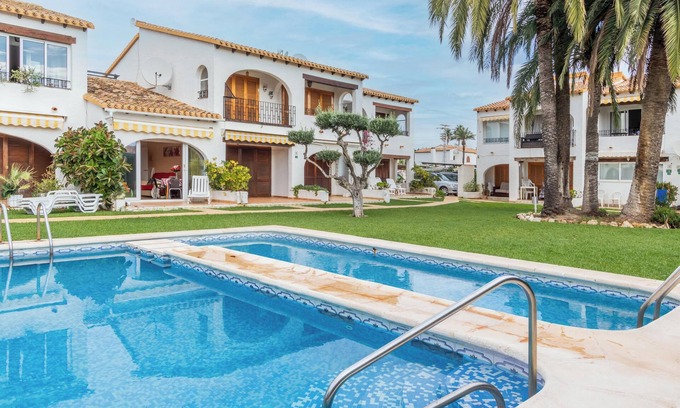 Denia Apartamento | "Well-equipped 1 Bed Bungalow" con vistas a la montaña, piscina, Wi-Fi y terraza