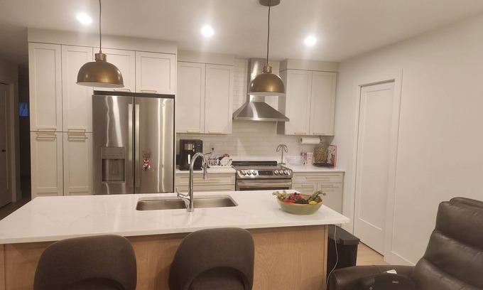 Dieppe Casa | Well Furnished New Home 4 Mins from Airport