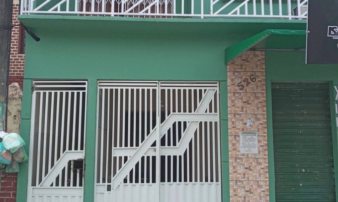 Batista Campos Casa | Well located house with patio. Caripunas Street.