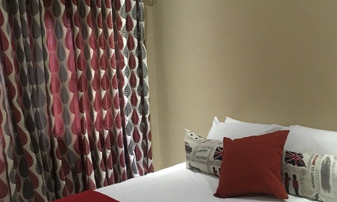 Greendale Apartamento | Apartamento de 3 dormitorios bien asegurado, limpio y ordenado con un hermoso jardín