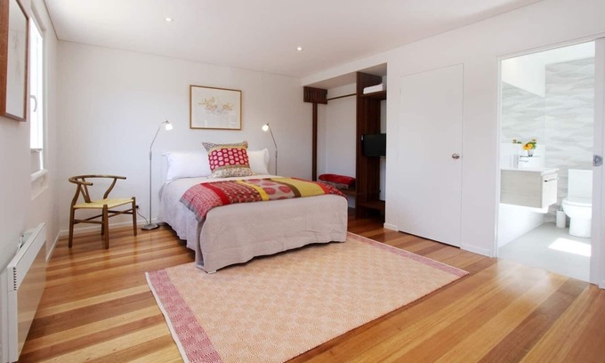 North Hobart Casa | Wellington Cottage - walk North Hobart restaurants