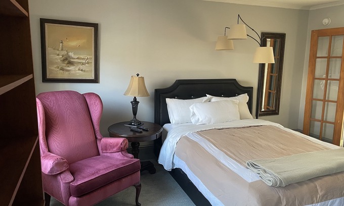 Baldwinsville Apartamento | Wellington Place Historic charm with everything you need