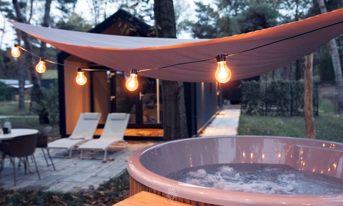 Municipality of Hellendoorn Chalet De Esquí | Wellness Lodge with hot tub in the woods on the Sallandse Heuvelrug