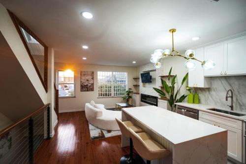 West New York Casa | Wellness Sanctuary min to NYC Sleeps 9 w Garage