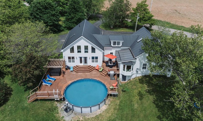 Masstown Otro | Wentworth Private Cottage with Hot Tub