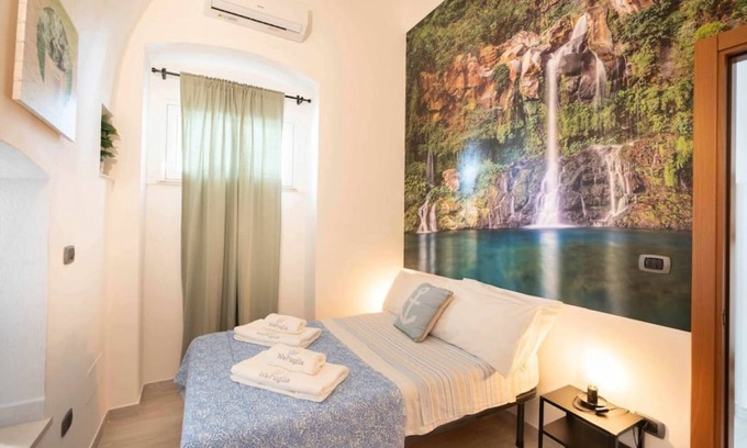 Monopoli Cama Y Desayuno | B & B La Maison-D - Suite Cascata, campo de Monopoli, WiFi, a / c, priv. parque.