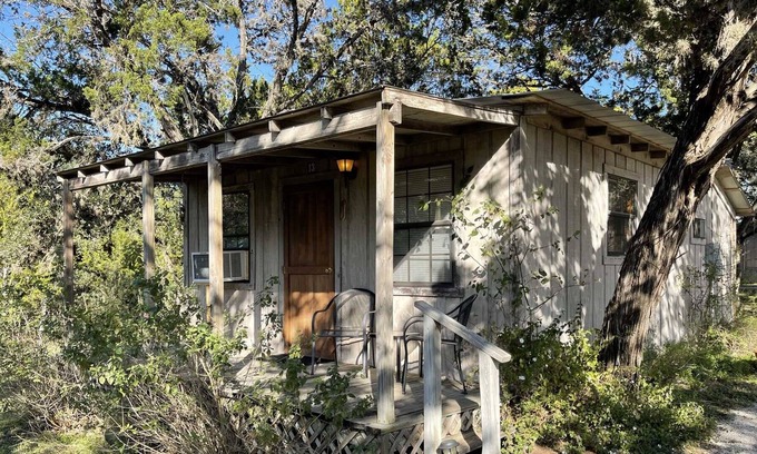 Bandera Casa | West 1077 Guest Ranch - Juniper Cabin 13