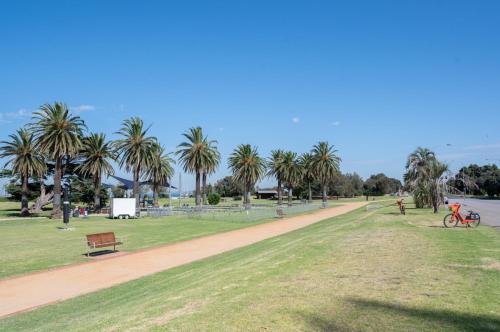 St Kilda West Apartamento | WEST BEACH St Kilda, Acland St, Luna Pk Car