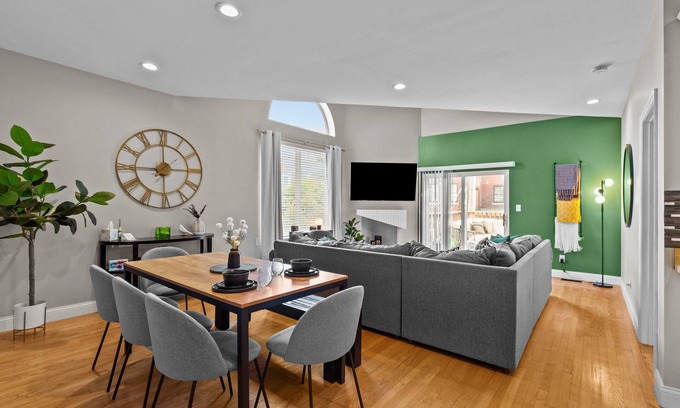 Central West End Casa | Nuevo Townhome 2 de 2 cerca del Hospital Judío Barnes | JZ Alquileres vacacionales
