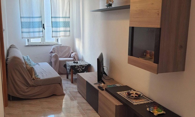 Tresnuraghes Apartamento | West house--just a stone's throw from the sea