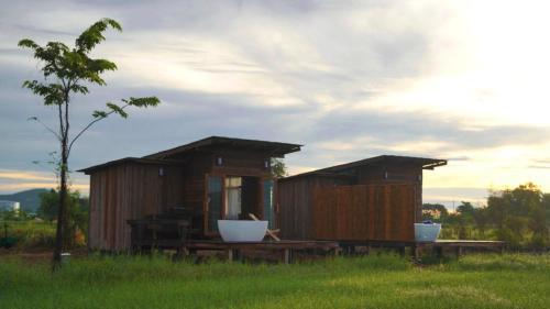 Kanchanaburi Chalet De Esquí | West Mount Cafe & Restaurant