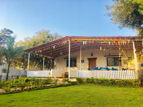 Paud Casa | West Valley Farm Villa