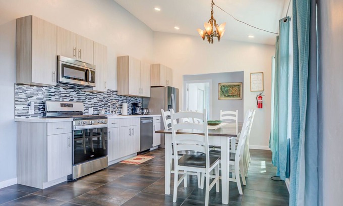 West Yellowstone Casa | West Yellowstone | Walk to Shops & Dining | Private Balcony Castle Z