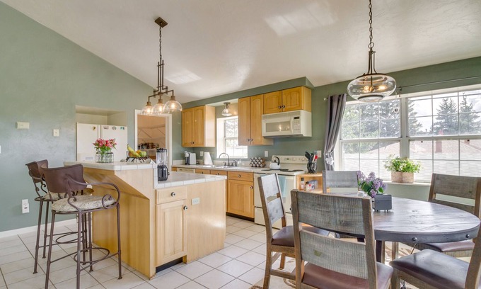 Westcliffe Casa | Westcliffe Vacation Rental w/ Yard & Grill