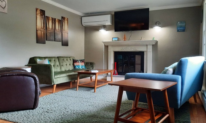 Westerly Casa | Westerly Beach minutes from private 3 bed house