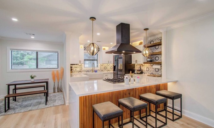 Spring Branch Central Casa | Western Oaks Retreat