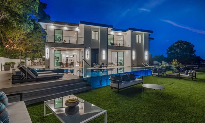 Encino Casa | Westfall - Unparalleled Modern Luxury Estate with Infinity Pool & Spa