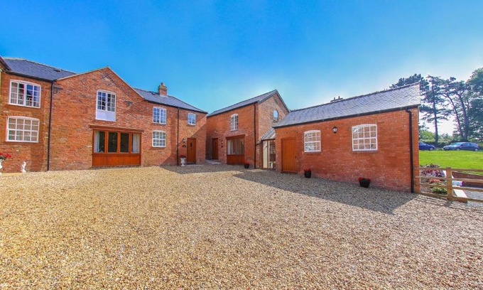 Flecknoe Casa | Westfield Country Barns