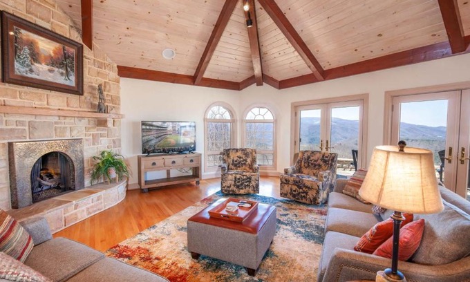 Boone Casa | Westmount