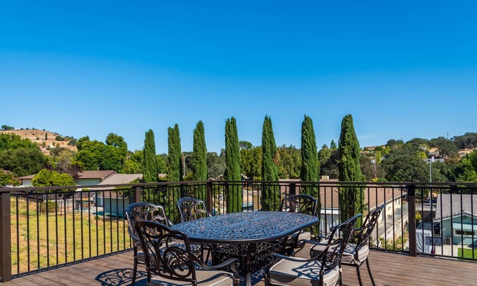 Paso Robles Casa | Westside Riley House - Nuevo hogar - ¡Fotos profesionales próximamente!
