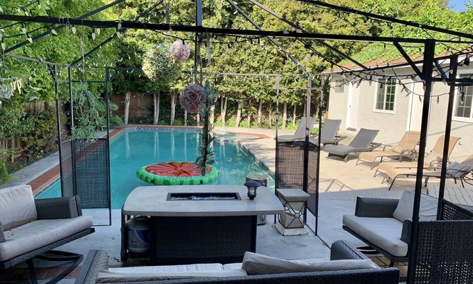 West Los Angeles Villa | * Hogar lejos del hogar * en una villa HERMOSA- Tarifas especiales de verano