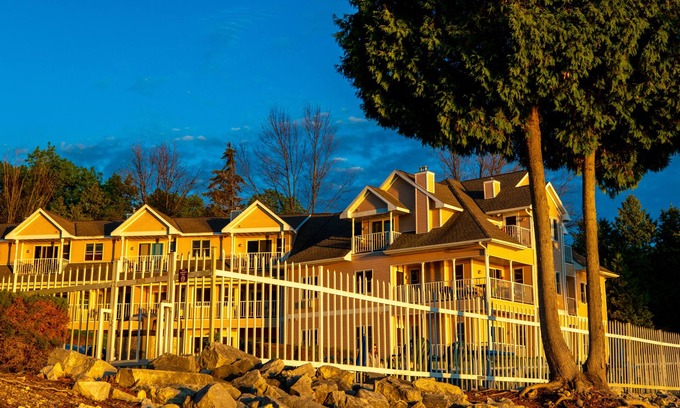 Sturgeon Bay Condominio | Westwood Shores Waterfront Resort