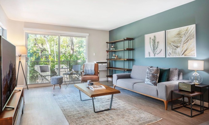 Westwood Apartamento | Westwood/UCLA walkable 1BR w/Gym, next to village, shopping by Blueground
