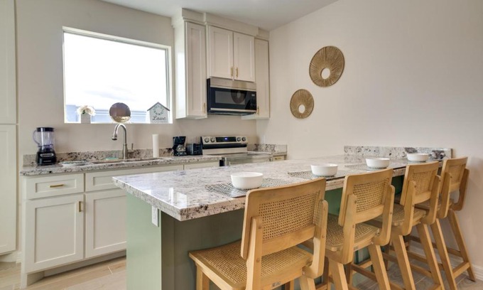 Brownsville Casa | WFH-Friendly Brownsville Home with Private Patio