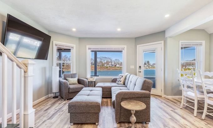 East Wareham Casa | What a deal! Pets ok, Onset Waterfront, Pet Friendly, Unit B