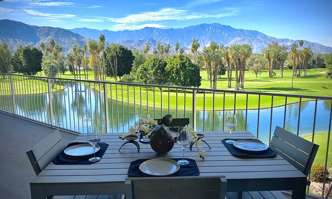 Rancho Mirage Condominio | What A VIEW 4U. SPECTACULAR UNOBSTRUCTED DRAMATIC the best VIEWS IN THE DESERT