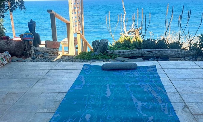 Pomos Casa | Ocean-front beach house - where pine covered mountains meet the sea