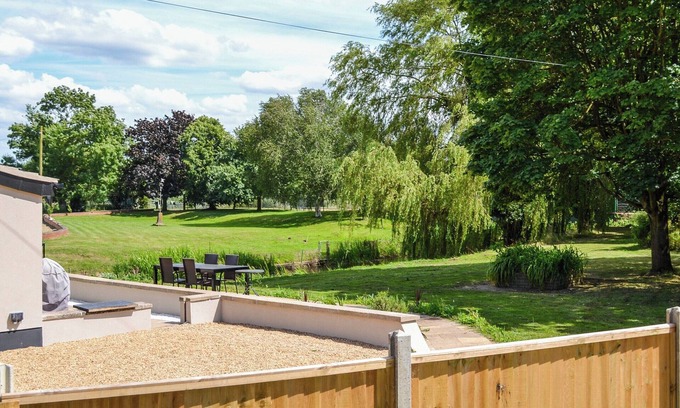 Kirkby on Bain Cabaña | Whether you seek relaxation, adventure, or both, this idyllic retreat promises a memorable stay.