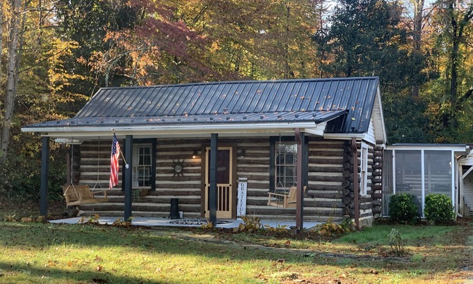 Stokes Cabina | Whimsical 1800’s cabin near dan river, belews lake, golfing, hanging rock hiking
