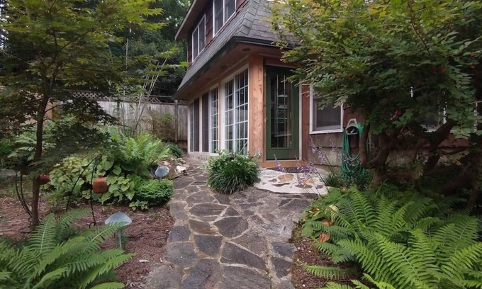 Southwest Raleigh Casa | Whimsical, Walkable, Garden Gem - The Famous Raleigh Mill House