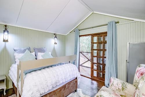 Tzaneen Cabina | Whispering Creek Mountain Lodge