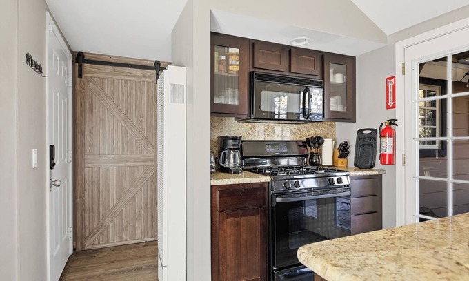 Green Valley Lake Cabina | Whispering Oak Cabin - Charming 3-bedroom cabin in beautiful Green Valley Lake