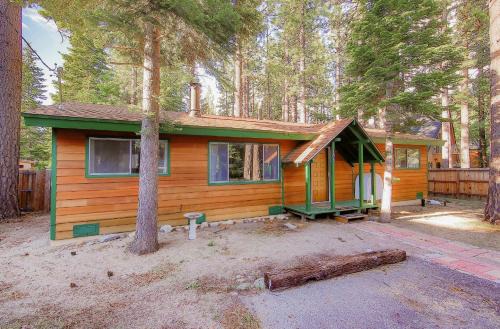 North Upper Truckee Casa | Whispering Pines Cabin - Family & Pet Friendly Abode