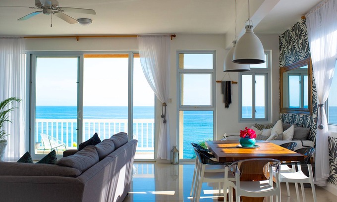 Tower Isle Condominio | Moderno ático frente al mar en Ocho Ríos