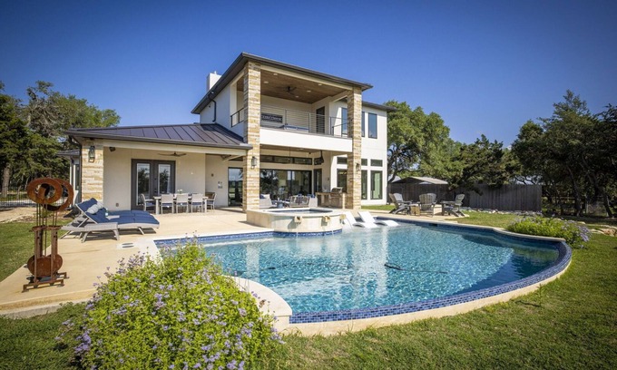 Canyon Lake Casa | Whispering Waters - Luxury Home with pool on Canyon Lake, sleeps up to 10!